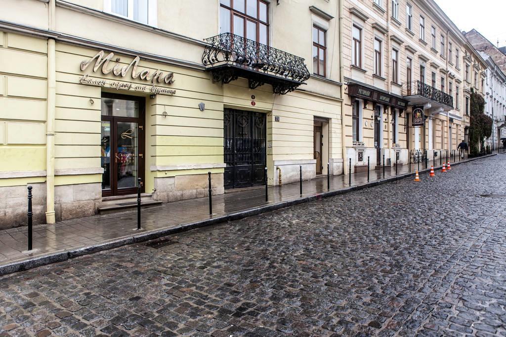 Romantic Apartments - Оn Valova Street 利沃夫 外观 照片