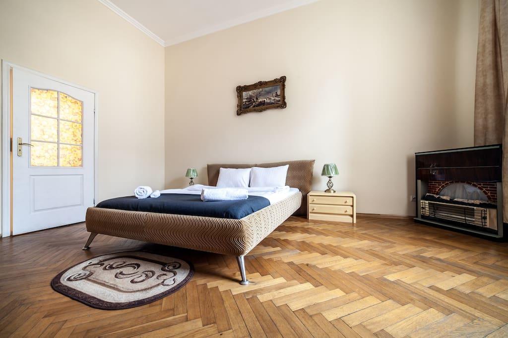 Romantic Apartments - Оn Valova Street 利沃夫 外观 照片